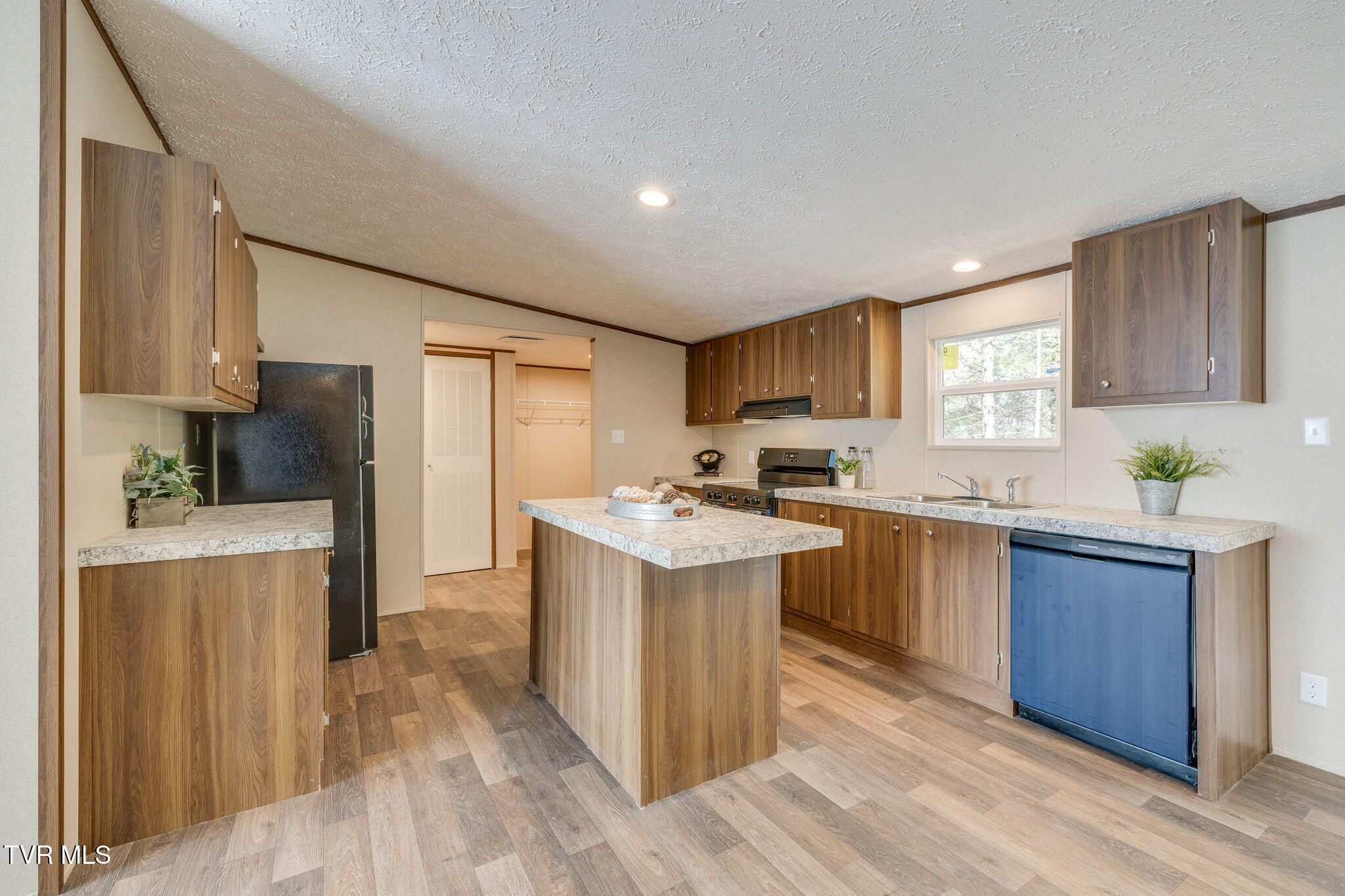 325 Laws Road Greeneville, TN 37743 - Photo 11 of 31 011