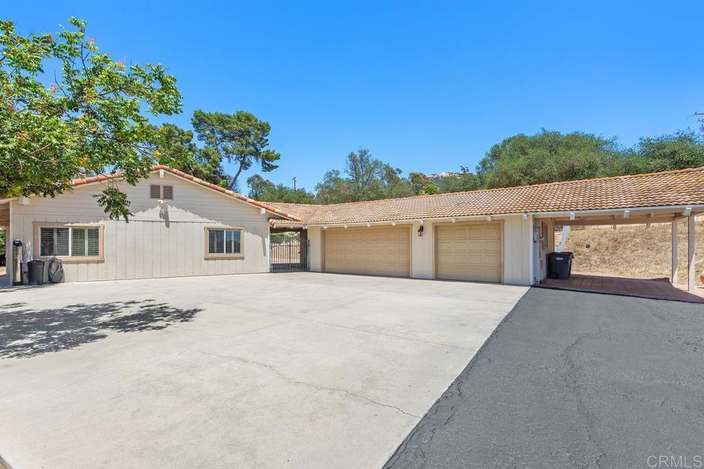 5434 Rainbow Heights Road Fallbrook, CA 92028 - Photo 3 of 39