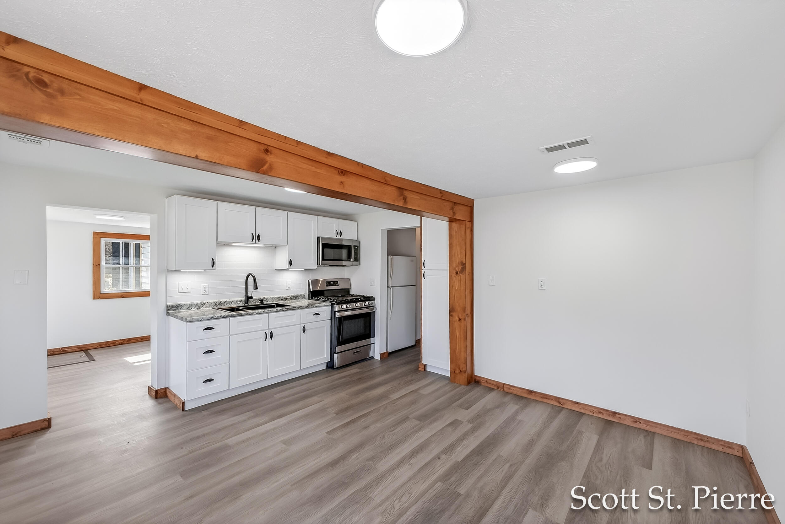 1497 Riblet Street Muskegon, MI 49445 - Photo 7 of 38 Dining Area/Kitchen