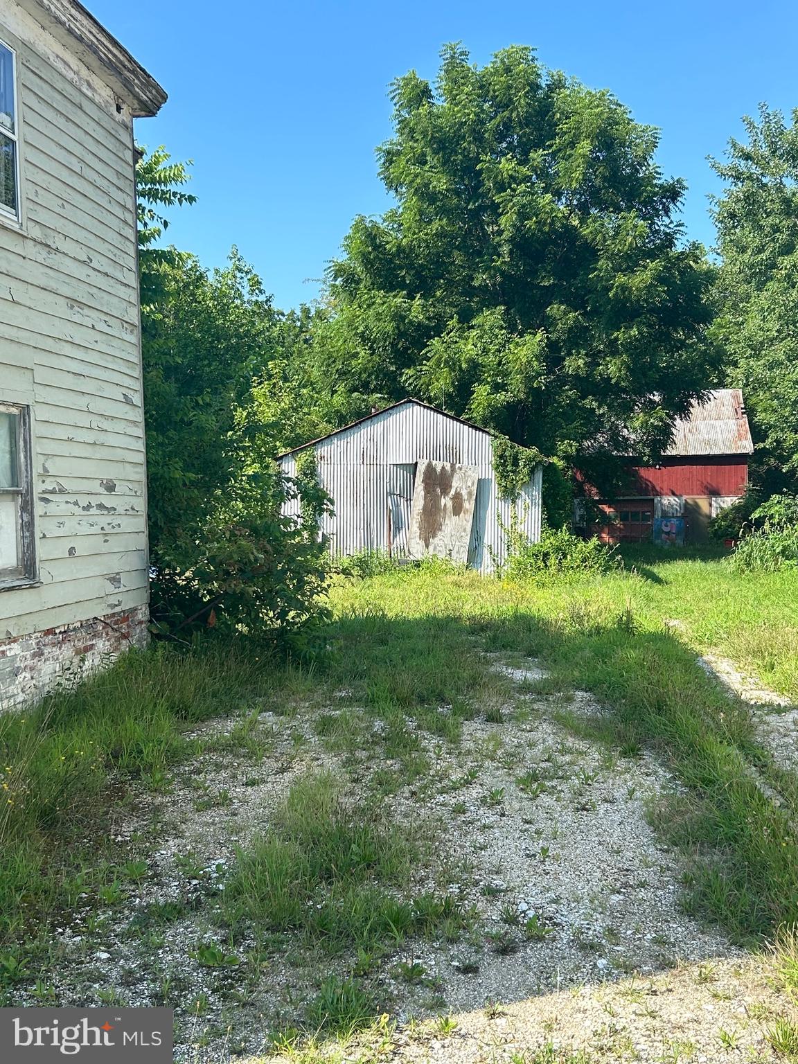 912 Main Street Port Norris, NJ 08349 - Photo 11 of 18 a house view with a garden space