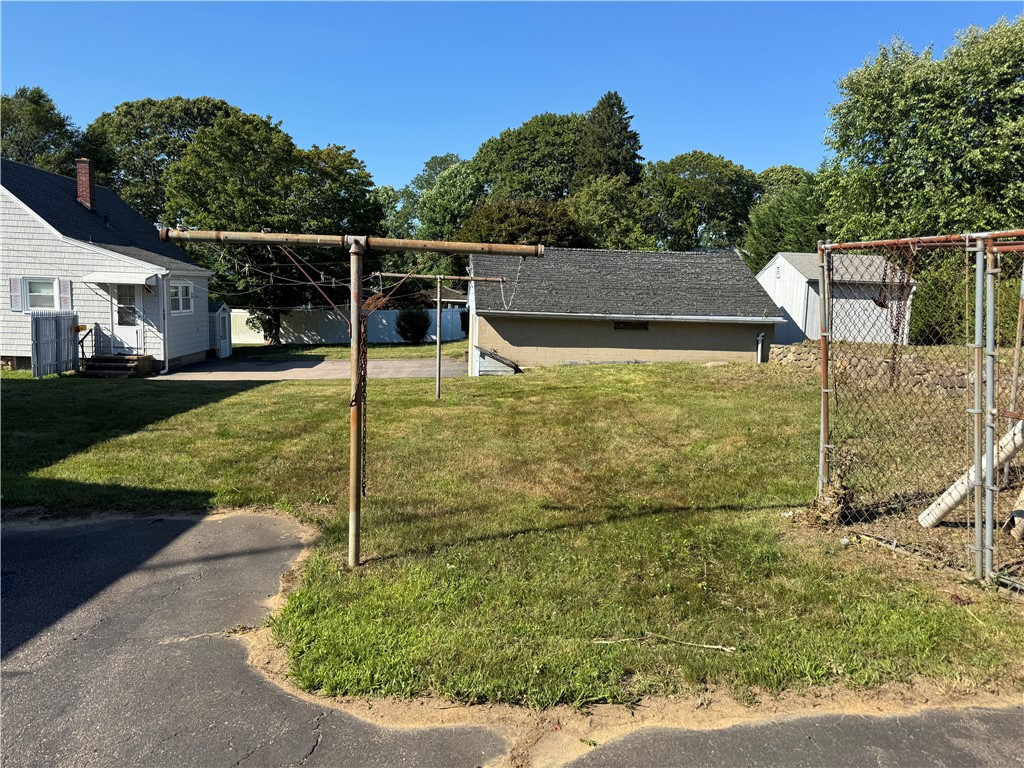 55 Ward Avenue Westerly, RI 02891 - Photo 4 of 21