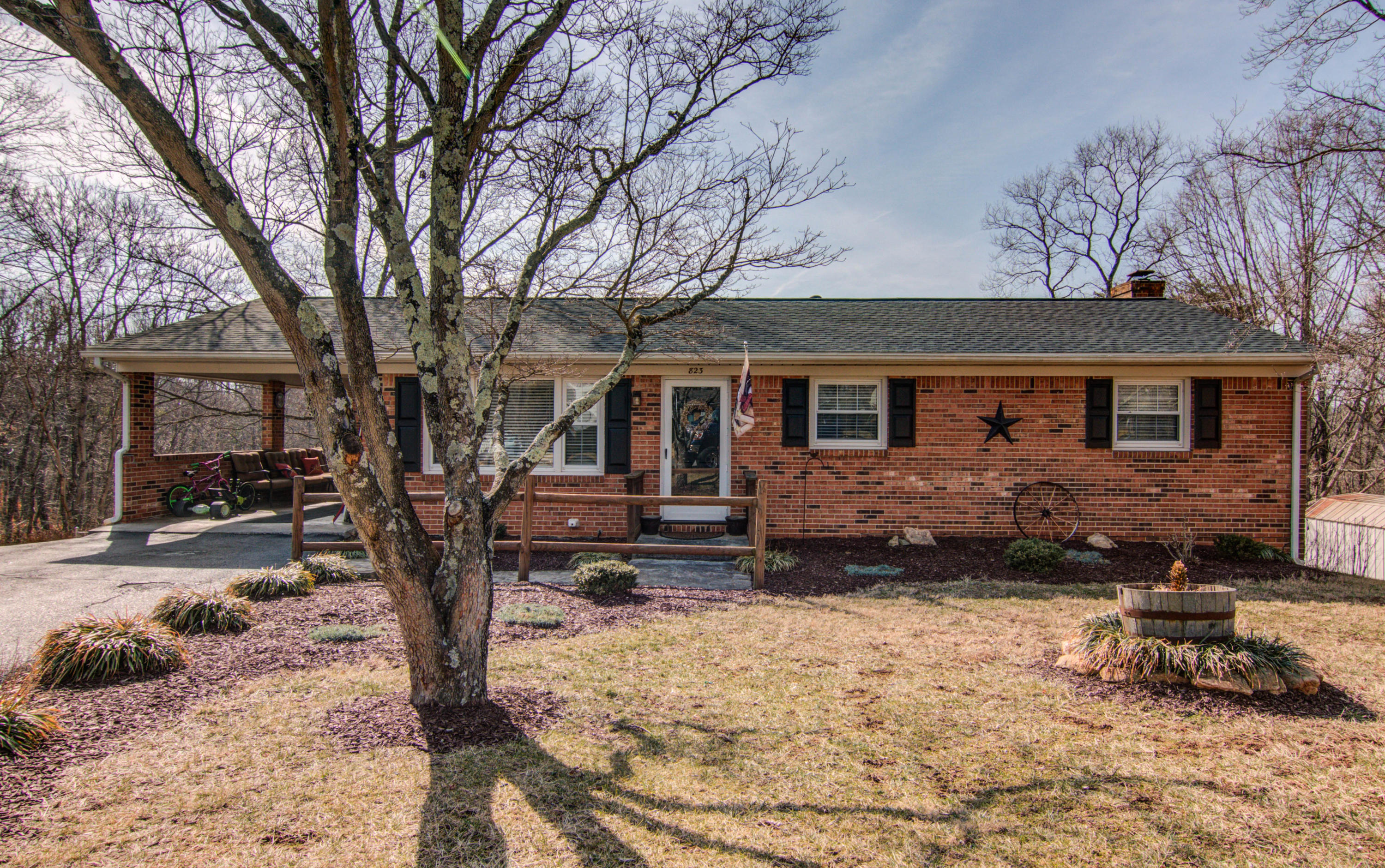 823 Mason Road Vinton, VA 24179 - Photo 1 of 47 IMG_8563_4_5_6_7