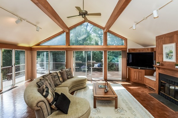 14 Churchill Road Marblehead, MA 01945 - Photo 4 of 26