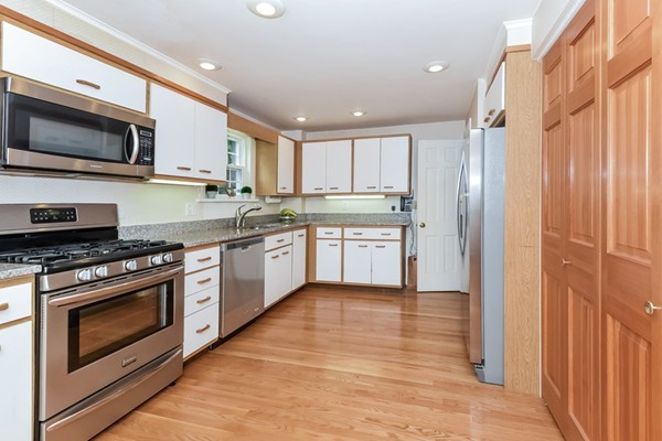 14 Churchill Road Marblehead, MA 01945 - Photo 8 of 26
