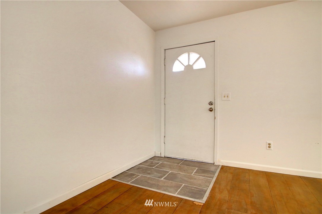 14089 Avon Allen Road Mount Vernon, WA 98273 - Photo 5 of 37 Gallery Image 5