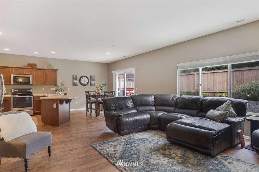 4206 167th Place Southeast Bothell, WA 98012 - Photo 7 of 25