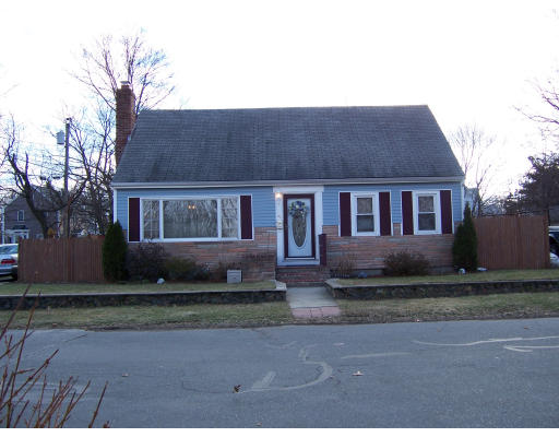 35 Montvale Road Woburn, MA 01801 - Photo 1 of 10 Gallery Image 1