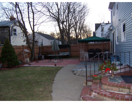35 Montvale Road Woburn, MA 01801 - Photo 3 of 10 Gallery Image 3
