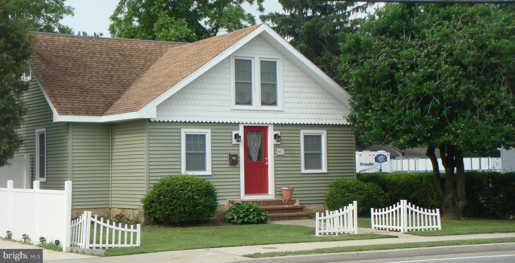 Exterior (Front)