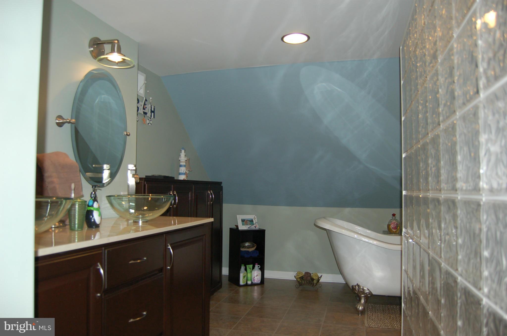 802 Dover Road Easton, MD 21601 - Photo 15 of 20 Bath (Master)