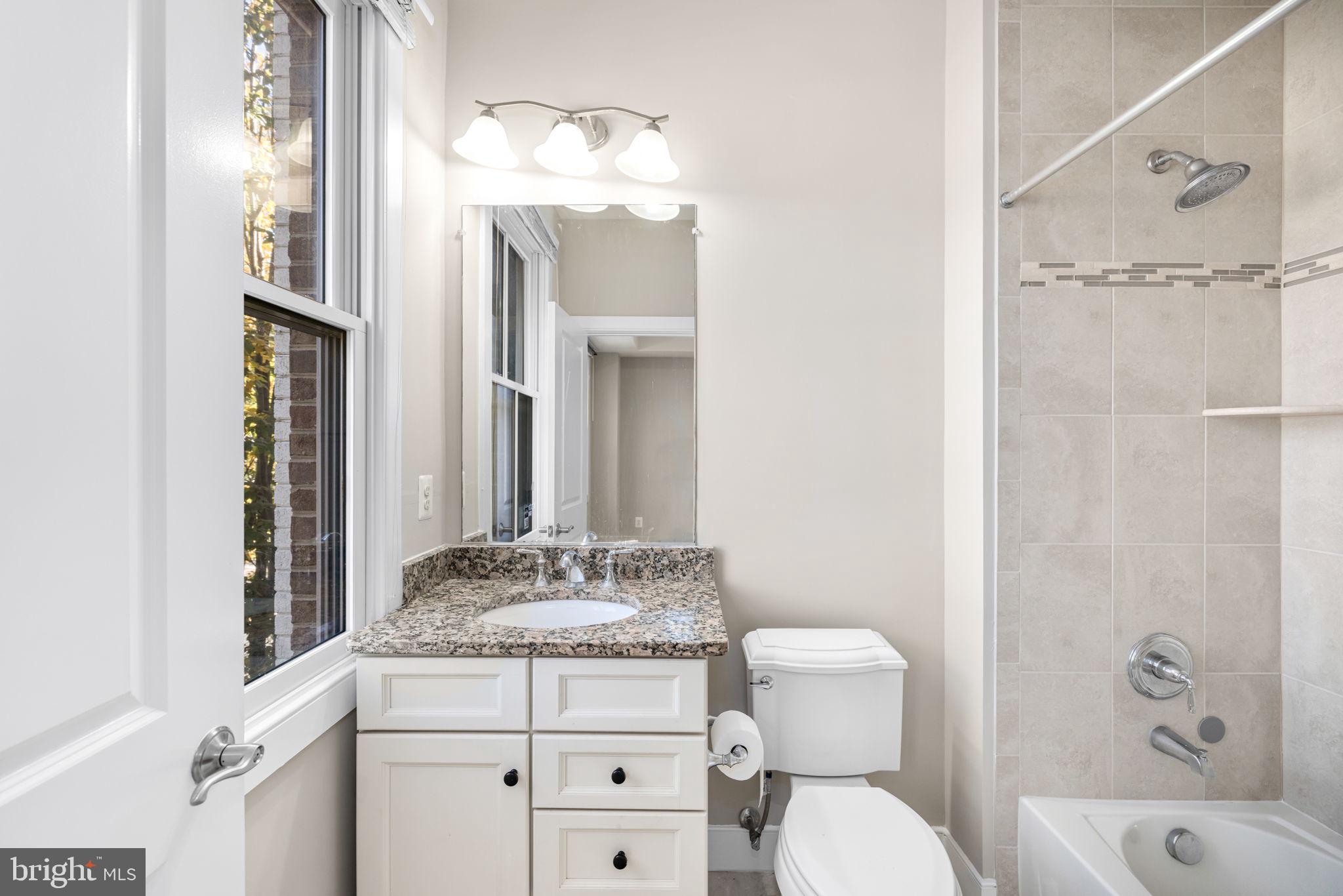 4458 MacArthur Boulevard Northwest Washington, DC 20007 - Photo 11 of 20