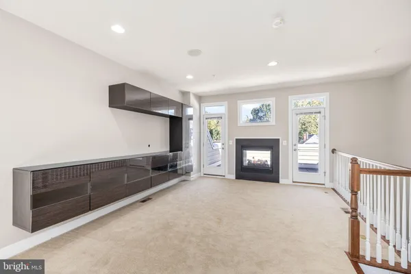 $5,800 | 4458 MacArthur Boulevard Northwest, Washington, DC 20007
