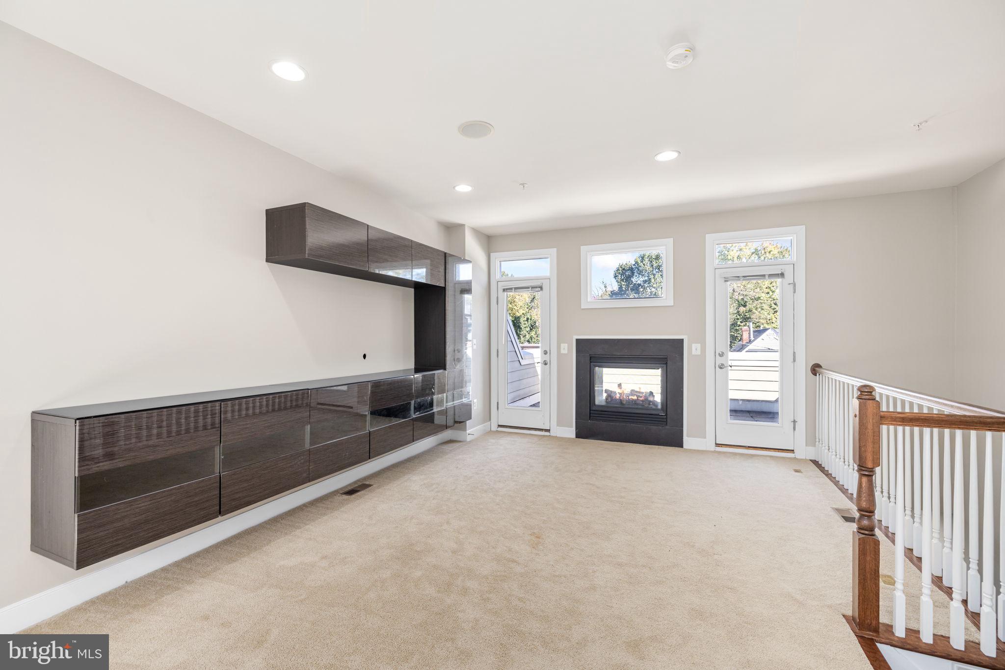 4458 MacArthur Boulevard Northwest Washington, DC 20007 - Photo 12 of 20