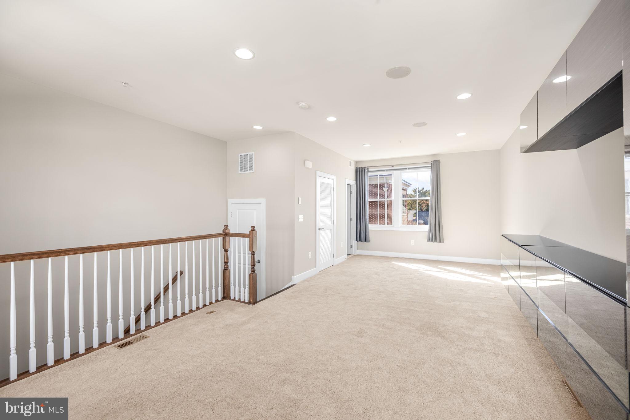 4458 MacArthur Boulevard Northwest Washington, DC 20007 - Photo 13 of 20