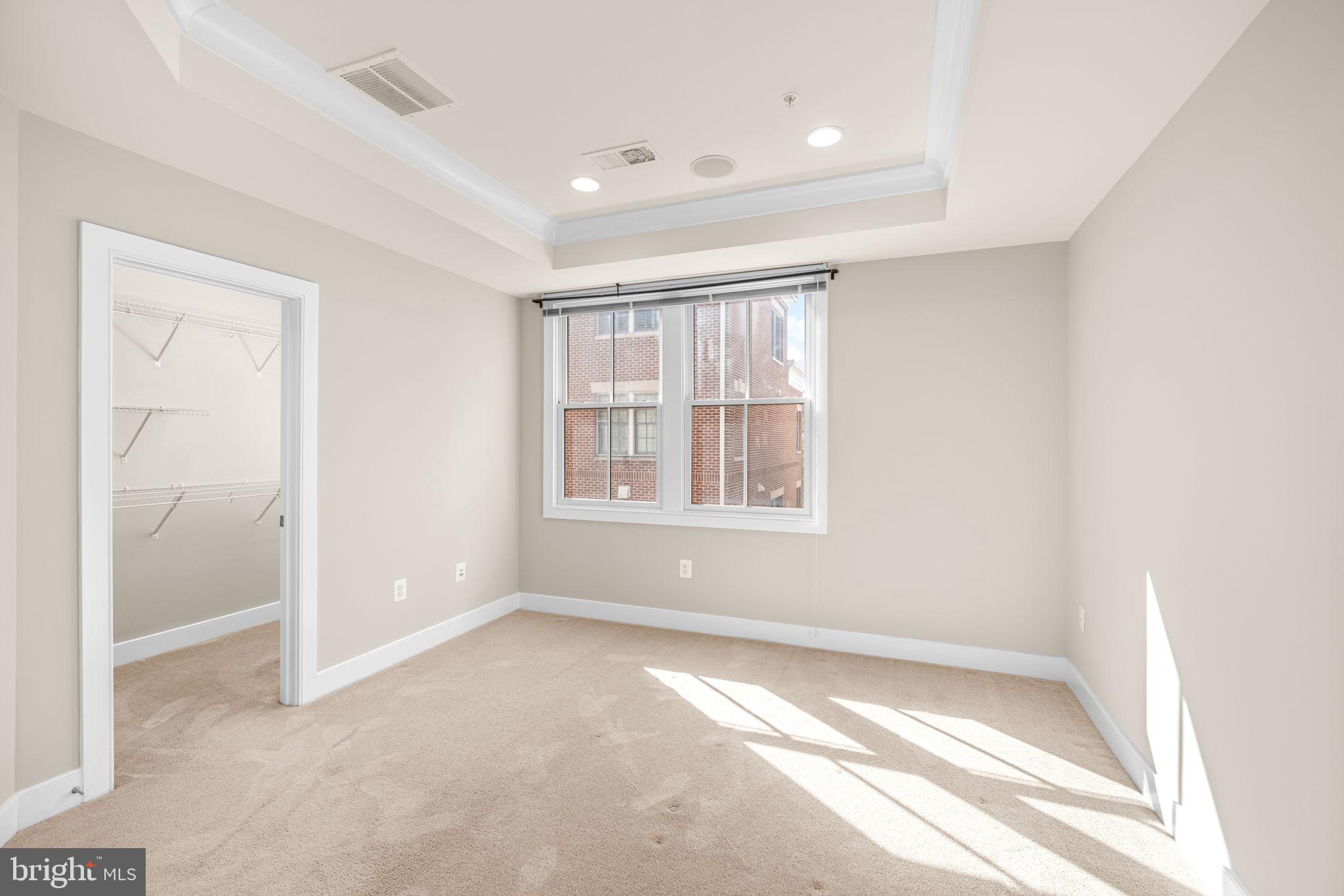 4458 MacArthur Boulevard Northwest Washington, DC 20007 - Photo 7 of 20