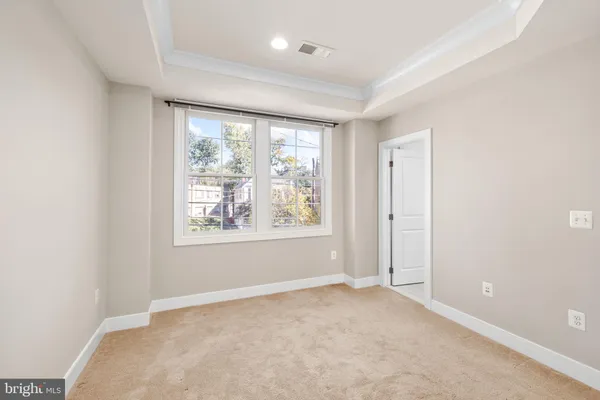 $5,800 | 4458 MacArthur Boulevard Northwest, Washington, DC 20007