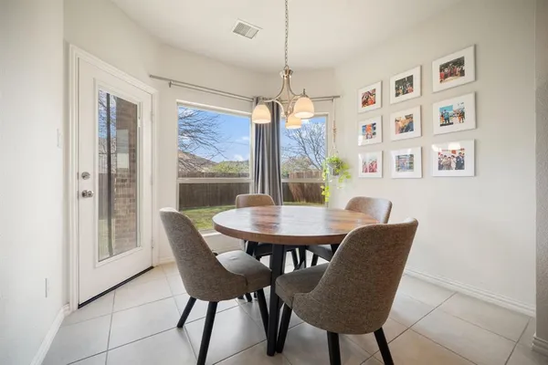 $469,900 | 320 Calhoun Street, Glenn Heights, TX 75154
