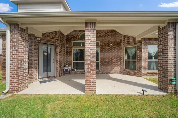 $469,900 | 320 Calhoun Street, Glenn Heights, TX 75154
