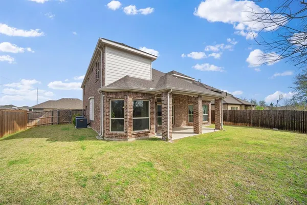 $469,900 | 320 Calhoun Street, Glenn Heights, TX 75154