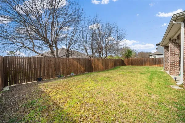 $469,900 | 320 Calhoun Street, Glenn Heights, TX 75154