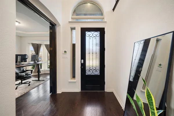 $469,900 | 320 Calhoun Street, Glenn Heights, TX 75154