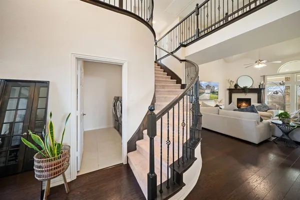 $469,900 | 320 Calhoun Street, Glenn Heights, TX 75154