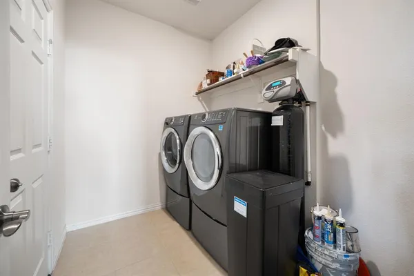 $469,900 | 320 Calhoun Street, Glenn Heights, TX 75154