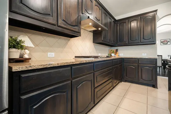 $469,900 | 320 Calhoun Street, Glenn Heights, TX 75154