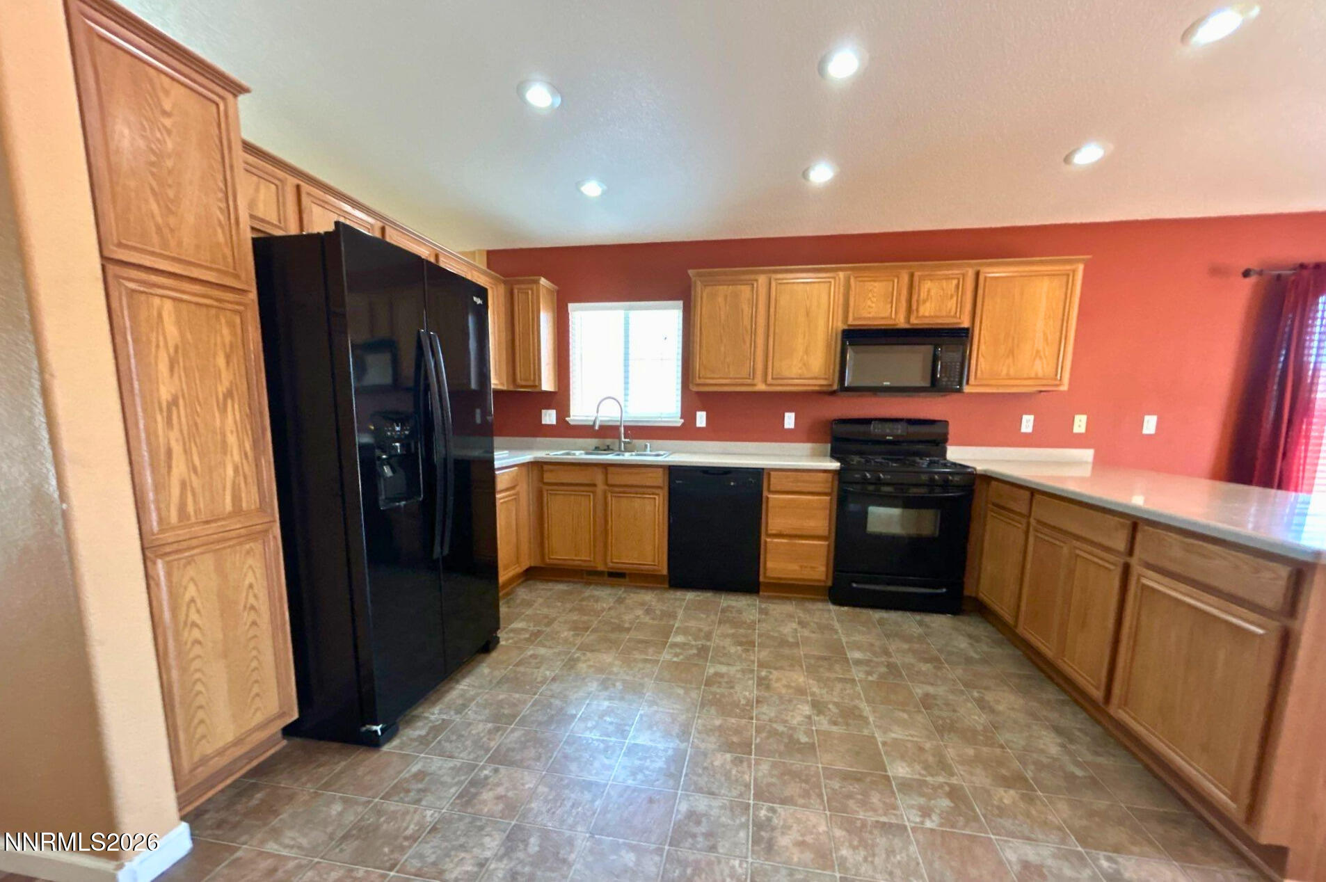 17630 White Tail Court Reno, NV 89508 - Photo 5 of 13 ff613f01-4745-47ea-81e3-f09c69cfb043