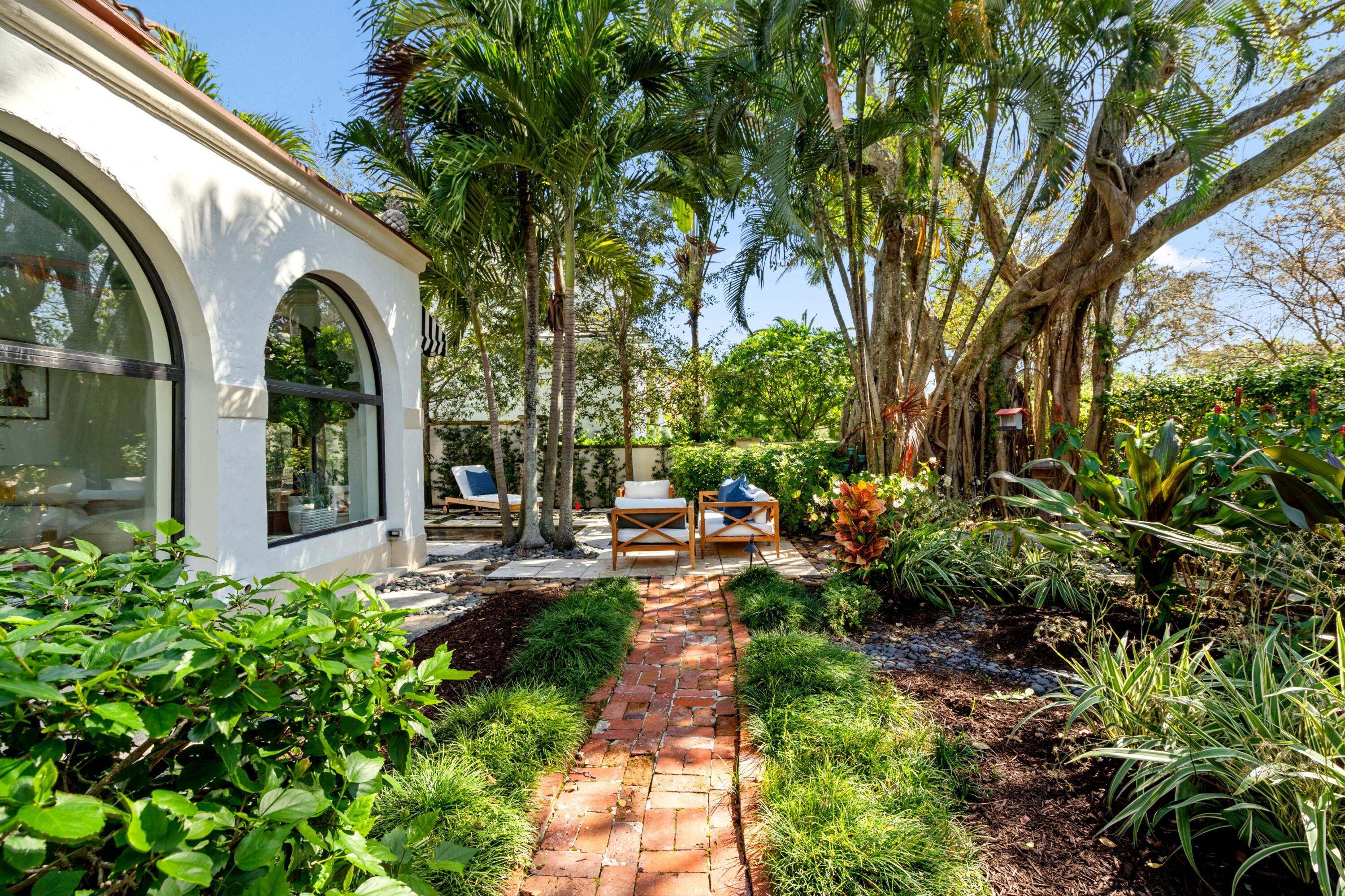 895 Hibiscus Street Boca Raton, FL 33486 - Photo 28 of 33 895 Hibiscus Street