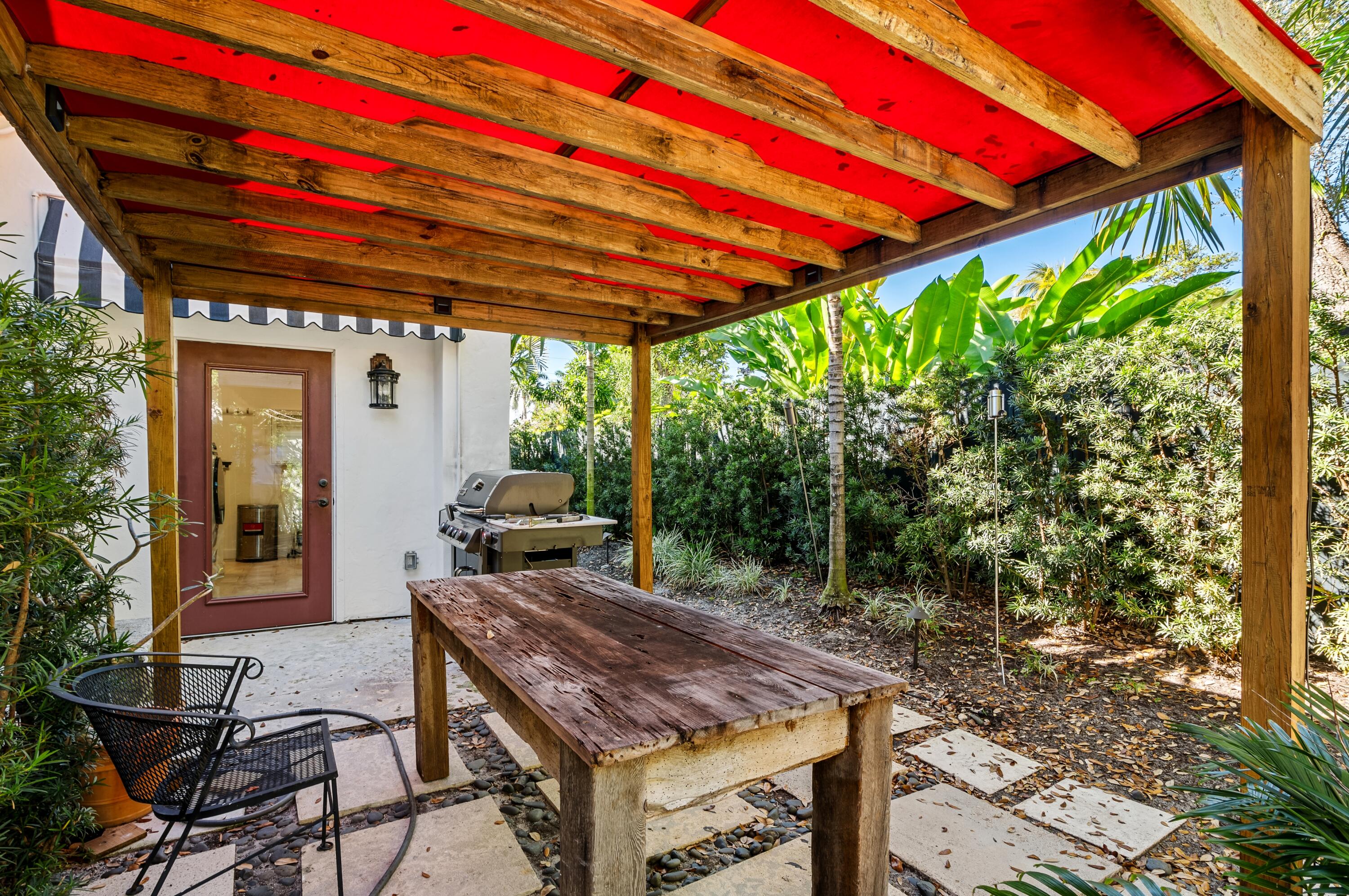 895 Hibiscus Street Boca Raton, FL 33486 - Photo 32 of 33 895 Hibiscus Street