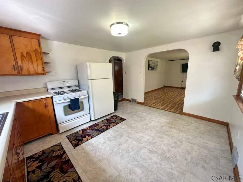 737 R Linden Avenue Johnstown, PA 15902 - Photo 2 of 16