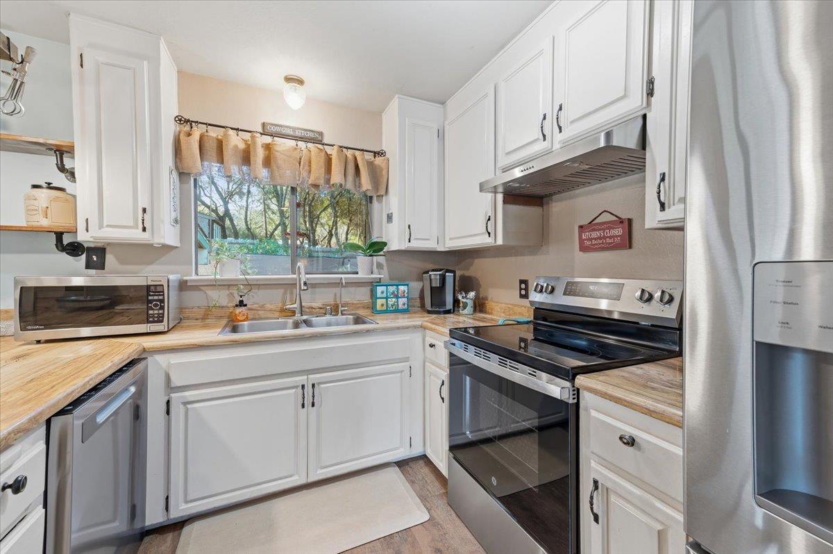 18835 Hilltop Road Penn Valley, CA 95946 - Photo 15 of 61