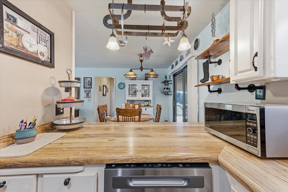 18835 Hilltop Road Penn Valley, CA 95946 - Photo 16 of 61