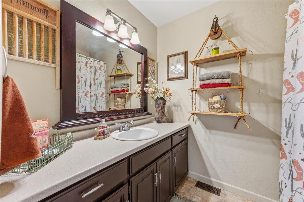 18835 Hilltop Road Penn Valley, CA 95946 - Photo 18 of 61