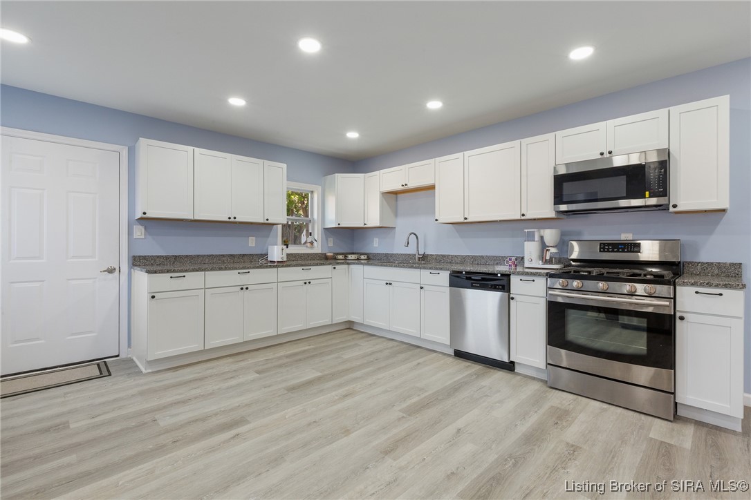 929 Valley View Road New Albany, IN 47150 - Photo 13 of 59