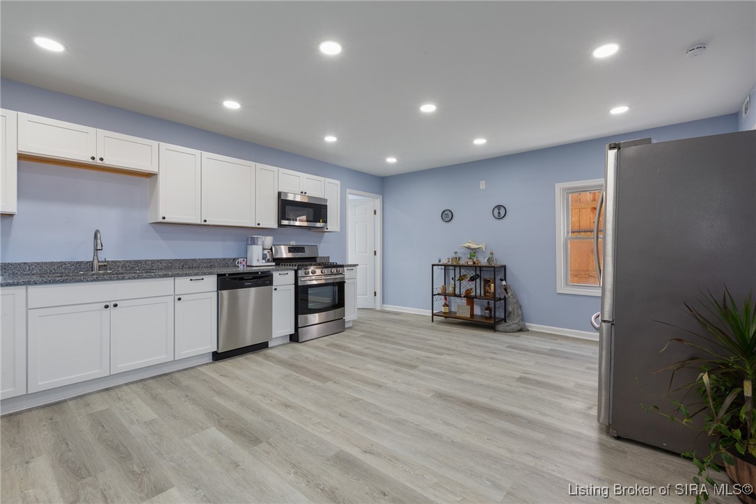 929 Valley View Road New Albany, IN 47150 - Photo 14 of 59