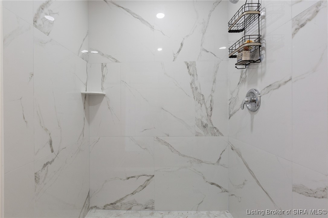 929 Valley View Road New Albany, IN 47150 - Photo 22 of 59