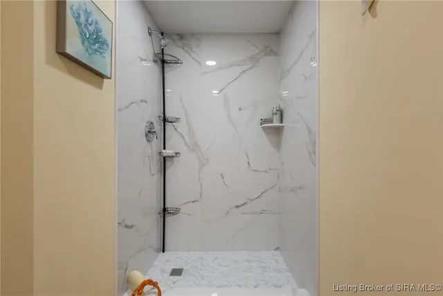 $280,000 | 929 Valley View Road, New Albany, IN 47150