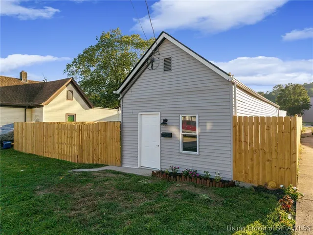 $280,000 | 929 Valley View Road, New Albany, IN 47150