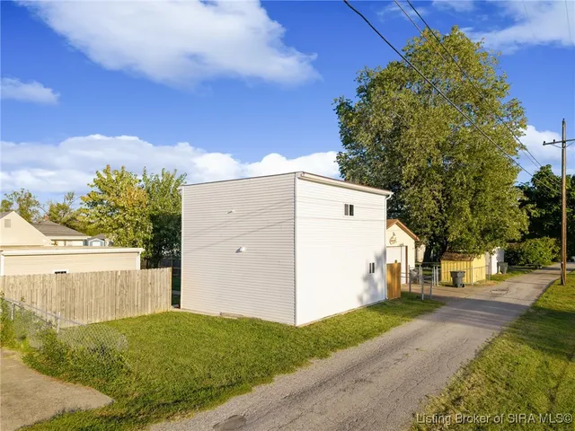 $280,000 | 929 Valley View Road, New Albany, IN 47150