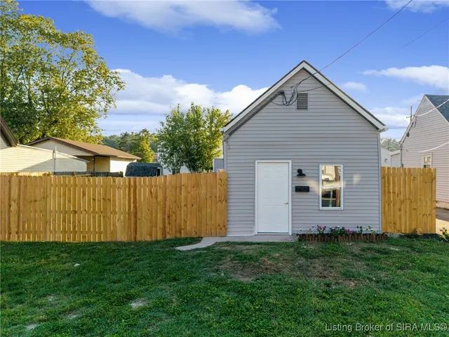 $280,000 | 929 Valley View Road, New Albany, IN 47150