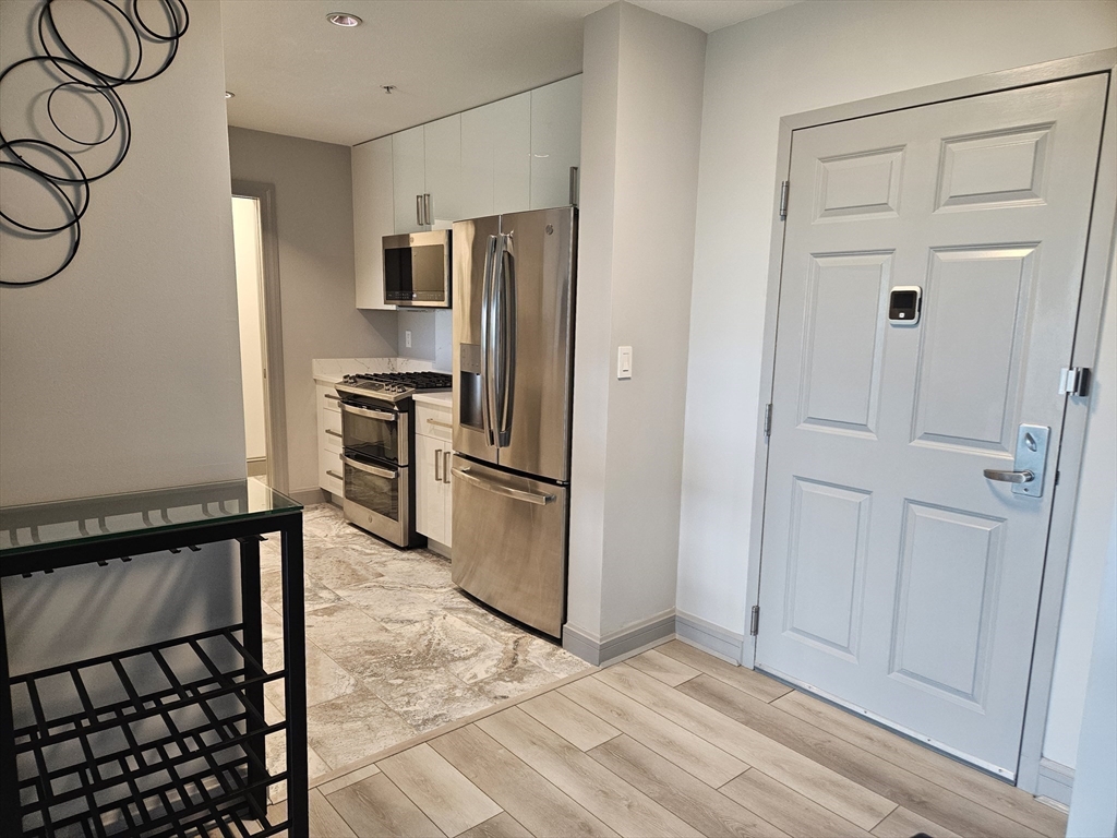 38 Village Road, Unit 704 Middleton, MA 01949 - Photo 3 of 26