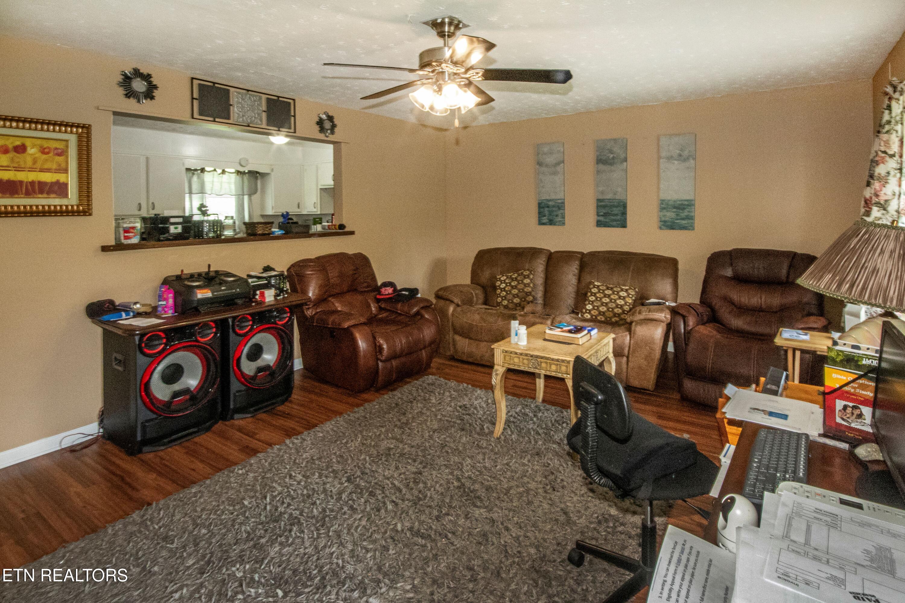 167 Strutt Street Oliver Springs, TN 37840 - Photo 14 of 33 V19A2581