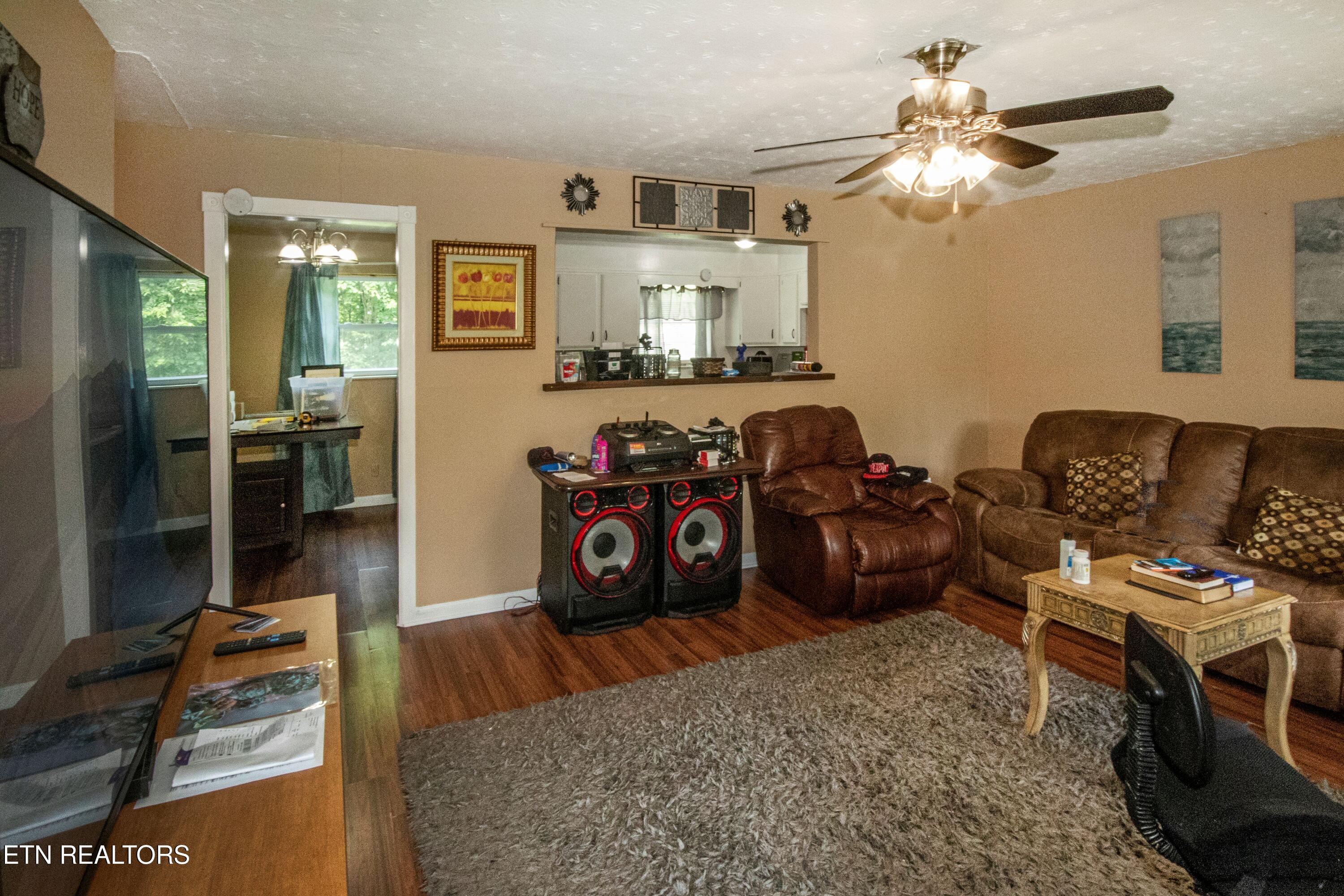 167 Strutt Street Oliver Springs, TN 37840 - Photo 15 of 33 V19A2582