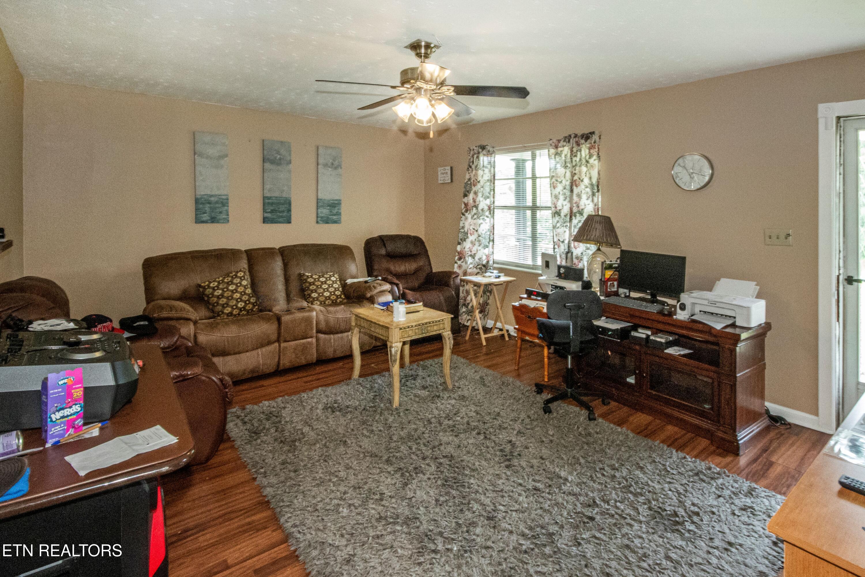 167 Strutt Street Oliver Springs, TN 37840 - Photo 18 of 33 V19A2586