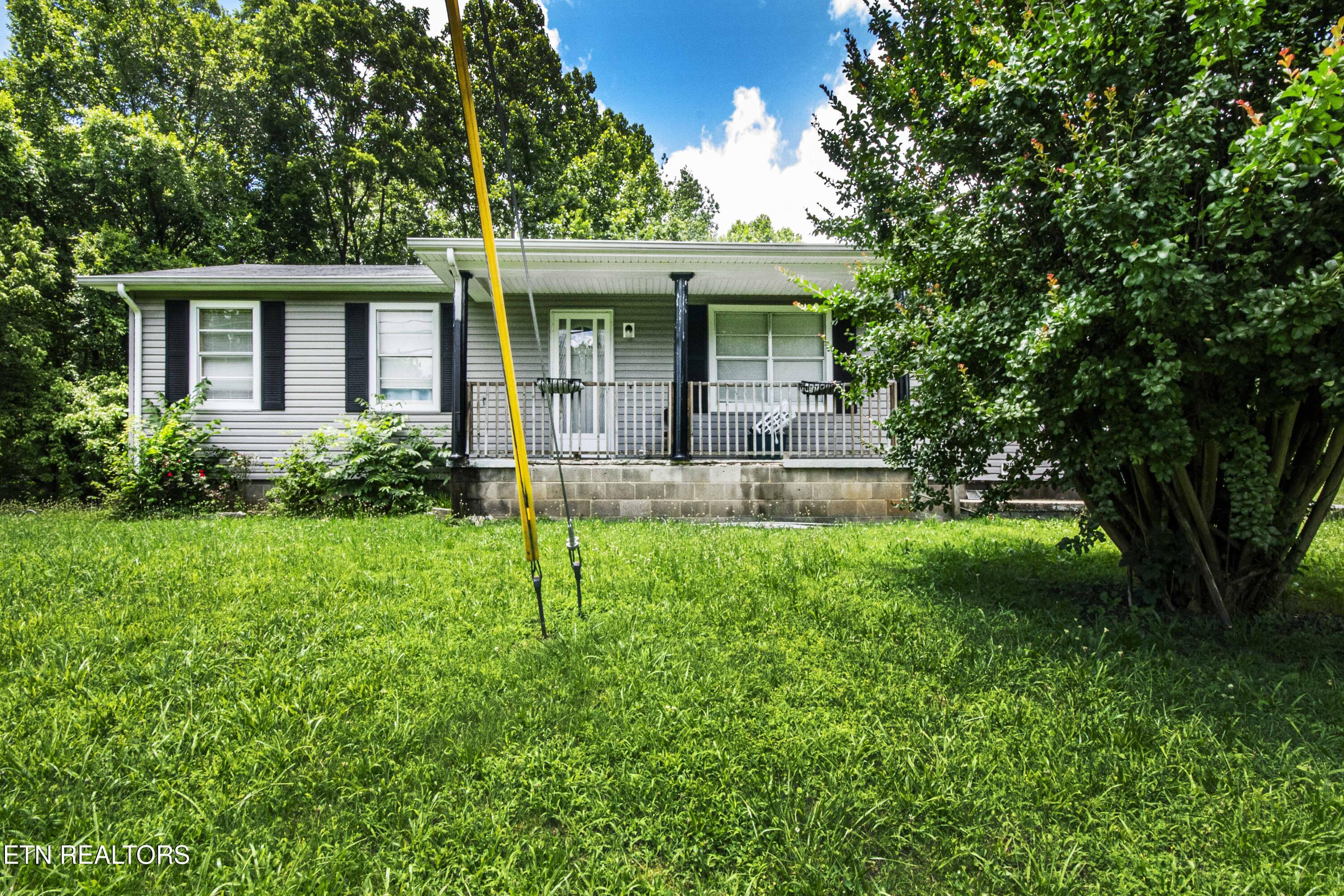 167 Strutt Street Oliver Springs, TN 37840 - Photo 2 of 33 V19A2652