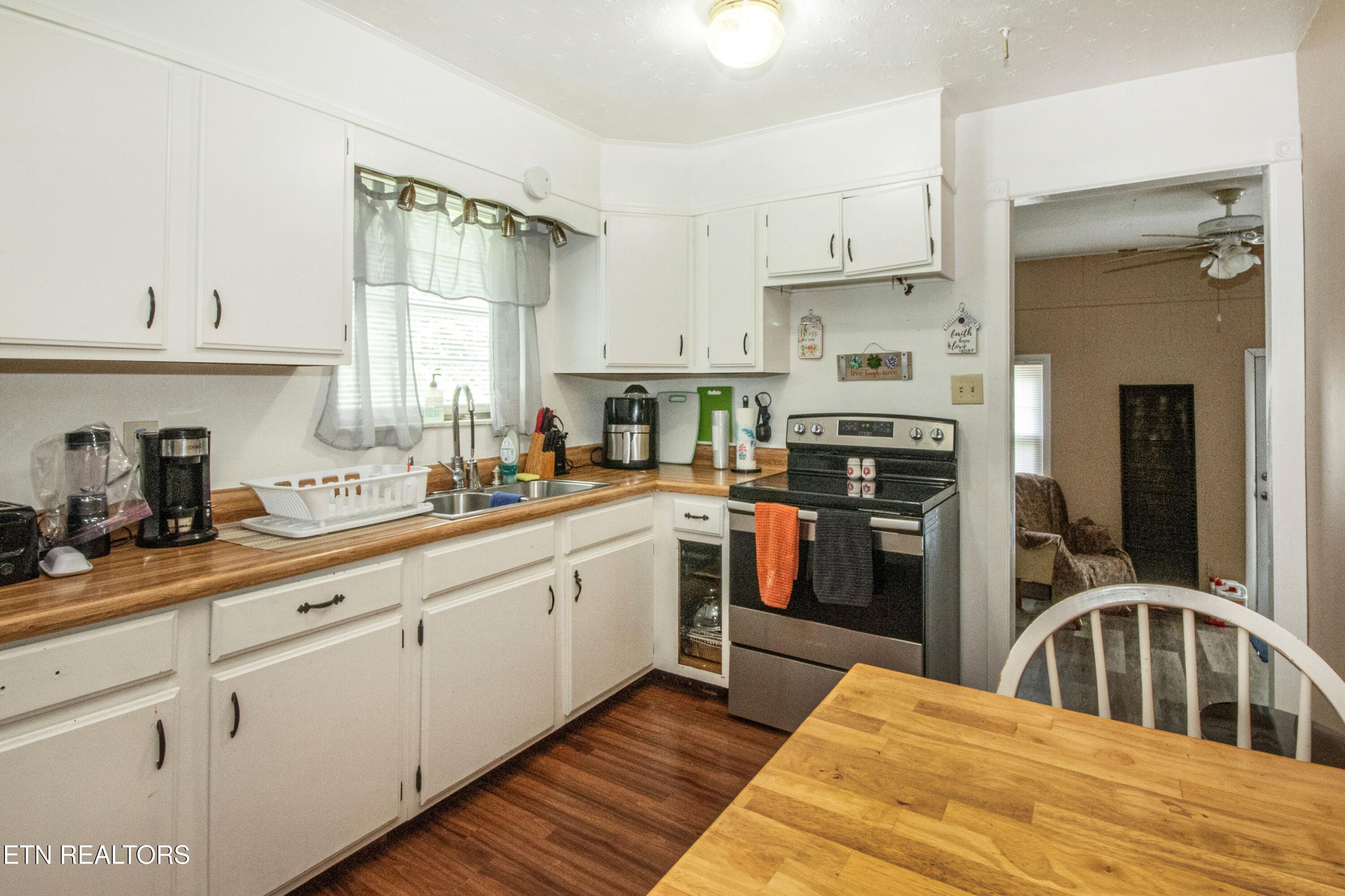 167 Strutt Street Oliver Springs, TN 37840 - Photo 22 of 33 V19A2591