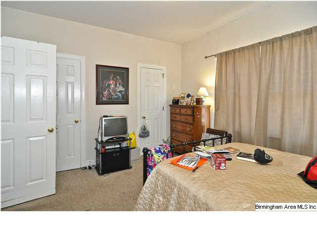 702 Forest Road Hueytown, AL 35127 - Photo 14 of 32