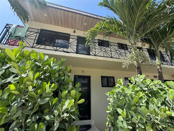 $5,900,000 | 730 14th Place, Miami Beach, FL 33139
